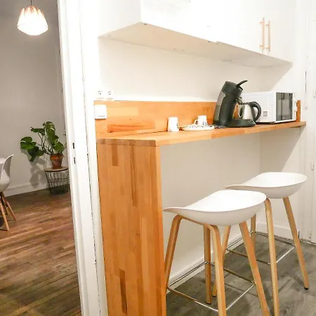 Balcon Du Champ De Mars - #parking #air Conditioner #clim * アングレーム